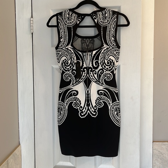 GUESS Sleeveless Ornate Paisley Sweater Dress NEW - Picture 4 of 7